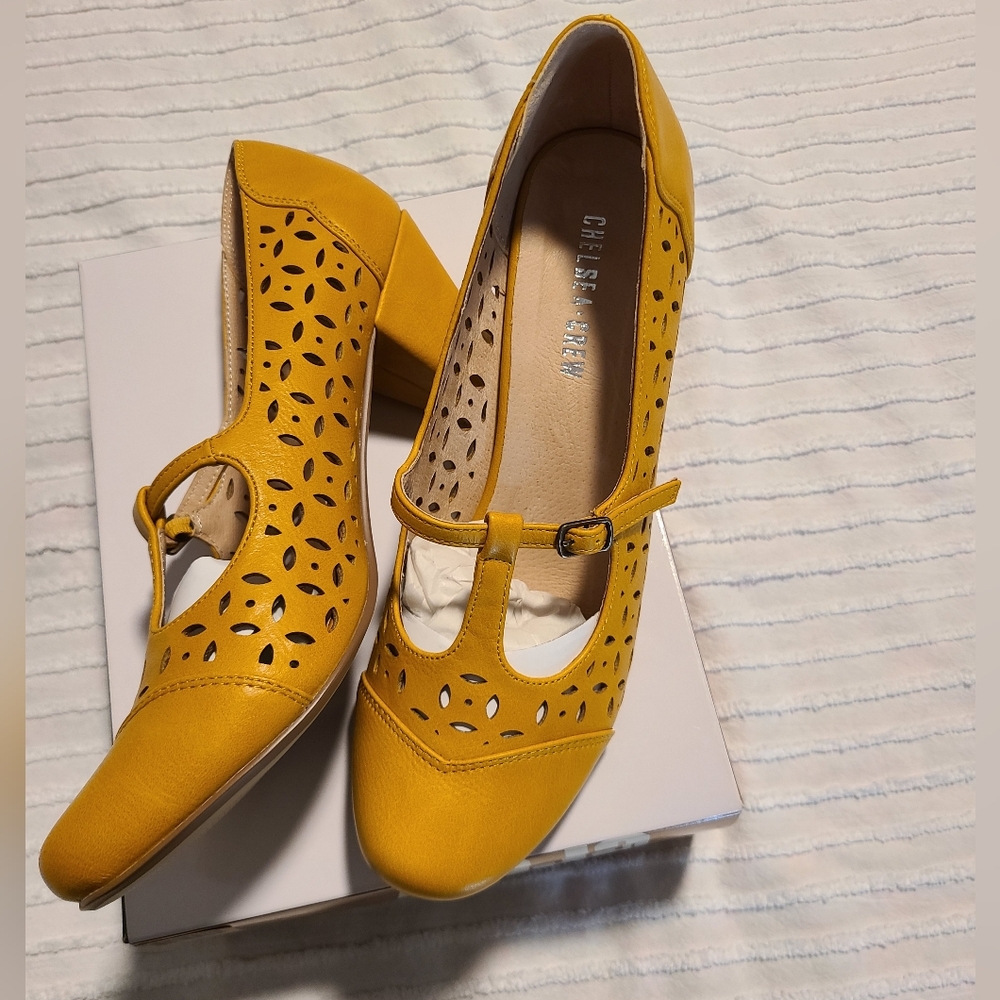 NWT ModCloth - Chelsea Crew Milan Heels - Mustard - Picture 4 of 6